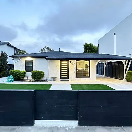 Modern 2Br Stylish & Cozy Unit Bed & Breakfast